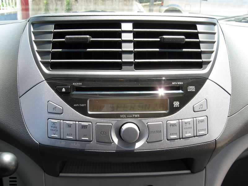 La radio-cd con lettrura di brani mp3 La radio cd mp3 della Nissan Pixo